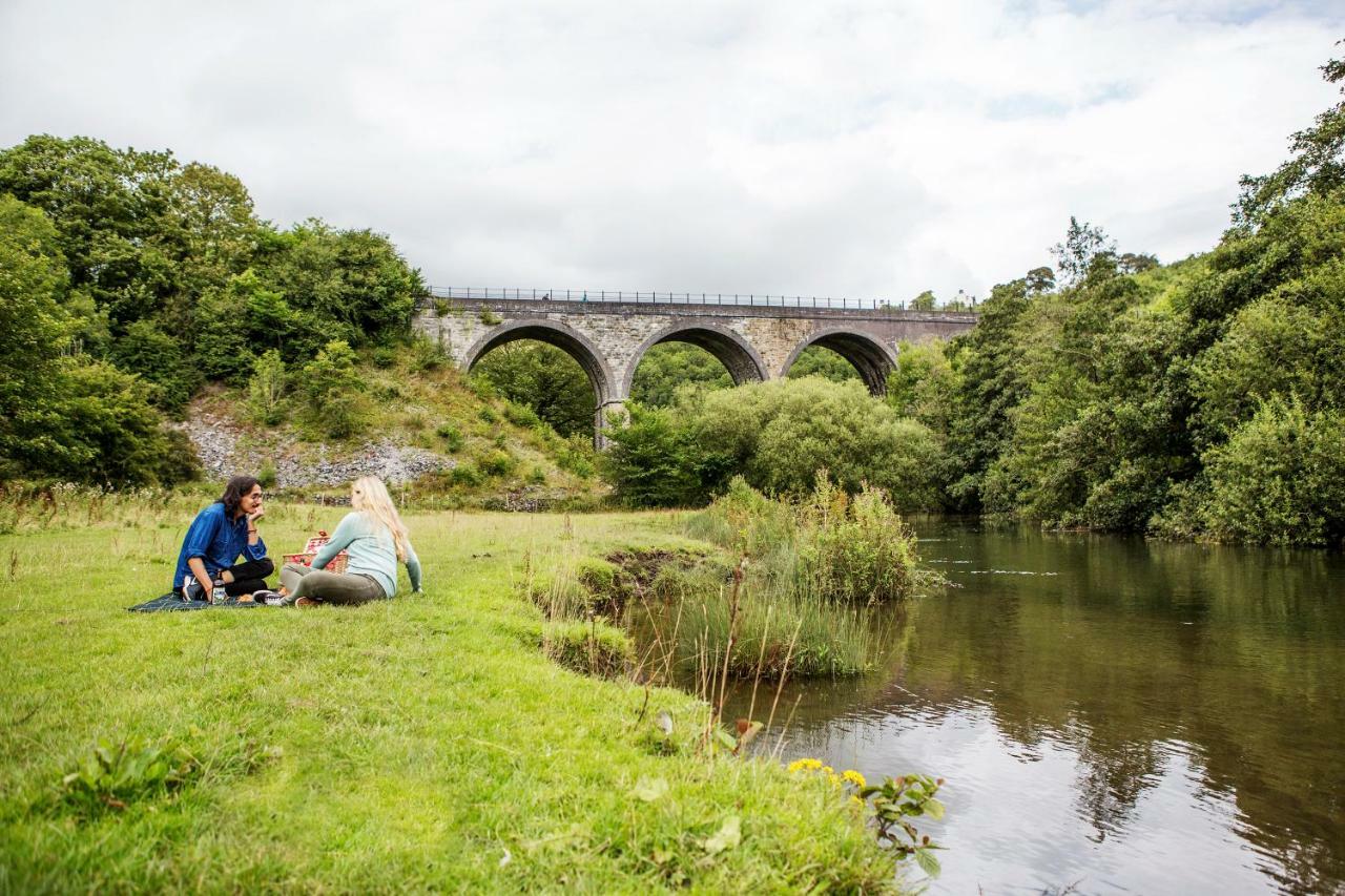 Hassop Station Rooms On The Monsal Trail Exterior photo